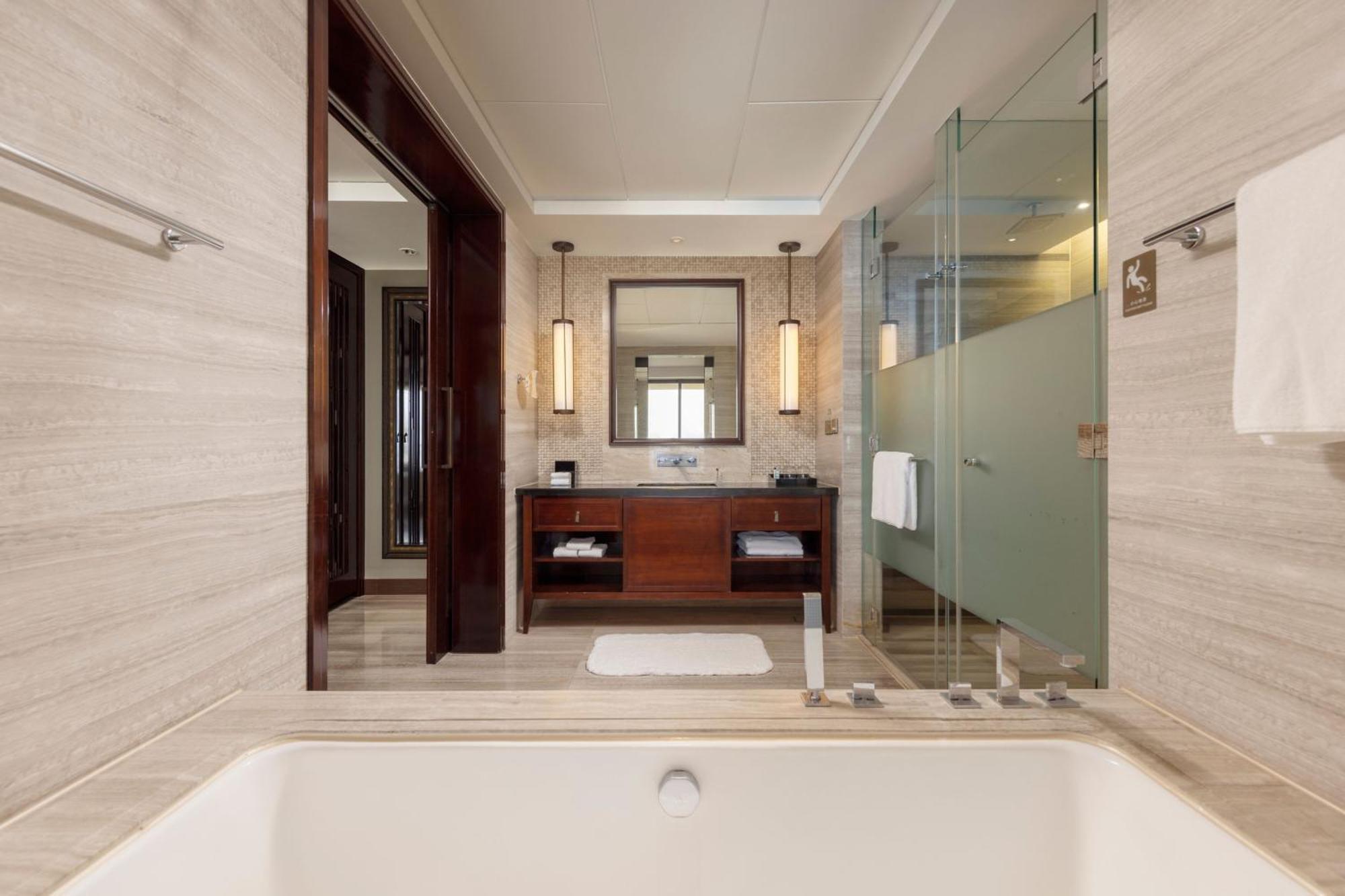 Sheraton Shenzhou Peninsula Resort Wanning Extérieur photo